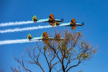 Süper Tucano uçaklarıyla Iconic Brezilya Duman Filosu