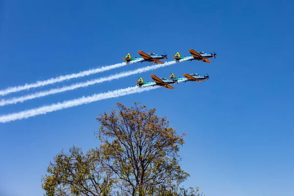 Süper Tucano uçaklarıyla Iconic Brezilya Duman Filosu