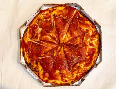 Dünyadaki en özgün, ikonik ve benzersiz pizza Braslia, DF 'den gelen Dom Bosco pizzasıdır. Sadece yumuşak, yumuşak hamurlu peynir, domates sosu ve keklikotundan yapılır. 1960 'tan beri değişmedi.