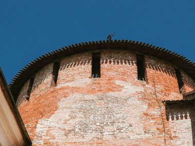 Kule şeklinde bina tuğla