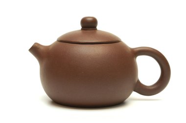 Çin çaydanlığı beyaza izole edilmiş.