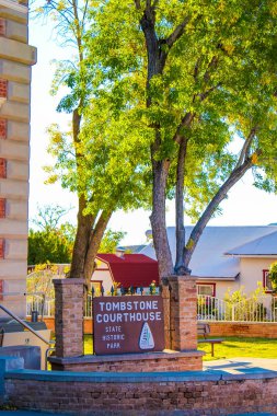 Tombstone Adliyesi Devlet Parkı Tabelası