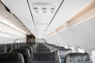 Boş uçak koltuk kabin. Modern Uçak koltuklarda perspektif. Ulaşım kavramı. Uzun mesafe uluslararası uçak uçuş