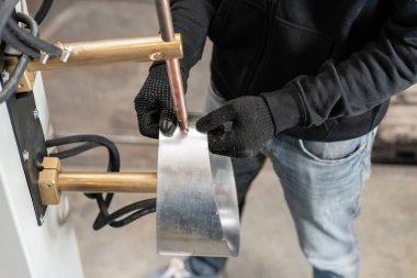 Bakır elektrotlar, metal spot kaynak için makinenin çalışma parçası. Havalandırma ve oluk üretimi. Takım ve bükme donatımı, sac metal için.