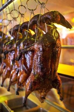 Kızarmış Lake ördek, Hong Kong tarzı bir restoranda asılı