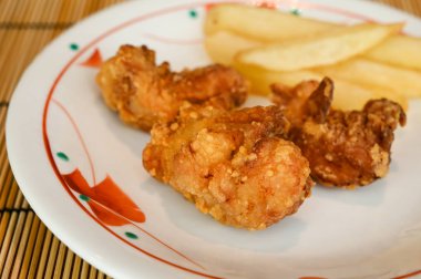 Kızarmış tavuk Karaage (Japon tarzı)