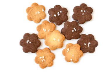 Beyaz arka planda ev yapımı küçük kurabiyeler - izole