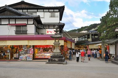 Miyajima Omotesando alışveriş caddesi, Hiroşima, Japonya