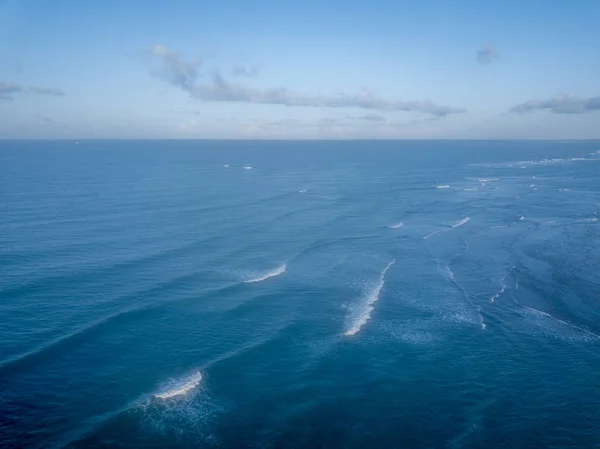 Drone beeld van golven op de Indische Oceaan. — Stockfoto