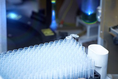 Tıbbi araştırma Test tüpleri bitkinin Otomatik Transfer satırındaki Sevk. Biyoteknoloji laboratuvar donanım ekipmanları