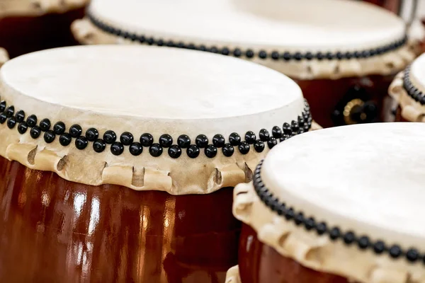 Nahaufnahme Japanisches Schlagzeug Arrangement Während Eines Straßenfestes Traditionelle Japanische Taiko — Stockfoto