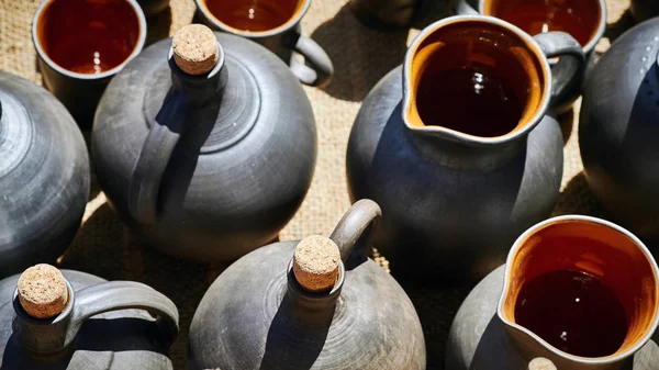 Ein Satz Krüge Flaschen Und Töpfe Für Wein Oder Antike — Stockfoto