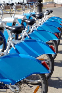 Kiralık bisikletler. Şehir bisiklet bir dizi yerleştirme istasyonları şehrin adlı kiraladı. Bir sağlıklı yaşam tarzı ve koruma gezegenin ekoloji kavramı.