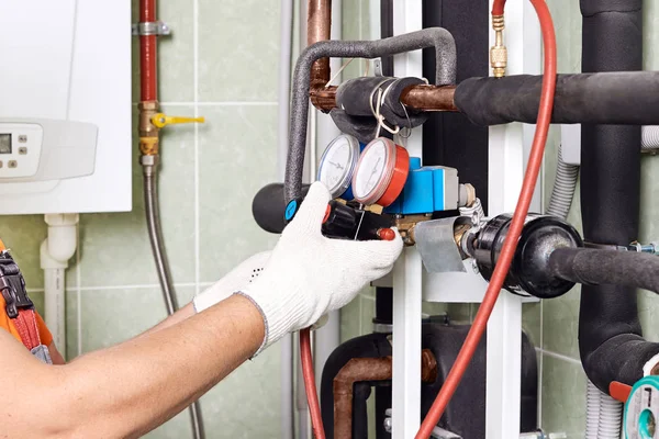 Maintenance Engineer Checking Technical Data Heating System Equipment Boiler Room — Stock Photo, Image