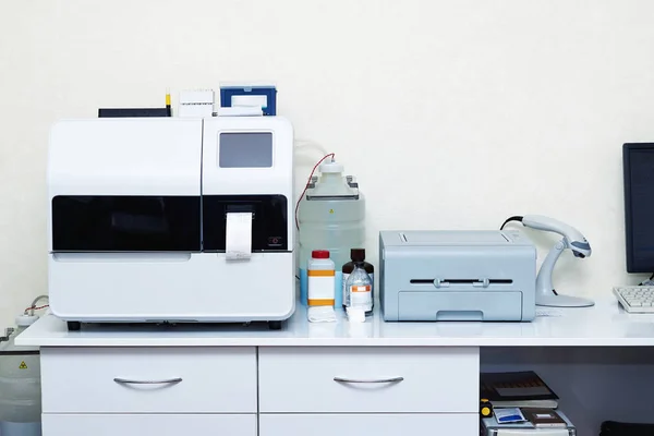 Medical equipment for automatic biochemical analysis of blood and serum.