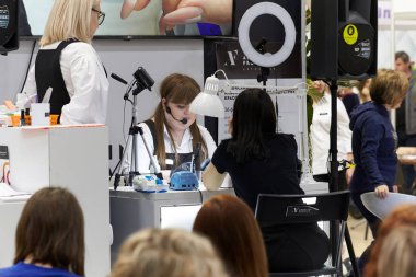 Rostov-on-Don, Rusya-16 Şubat 2019: Manikür ve işleme Fuarı 