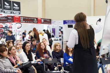 Modern manikür eğilimleri üzerine beceri atölyesi