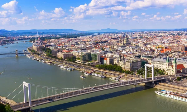 Veduta della città di Budapest e del Danubio — Foto Stock