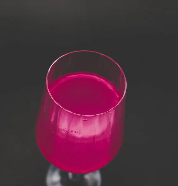 Bebida Rosa Copo Vinho Fundo Preto — Fotografia de Stock