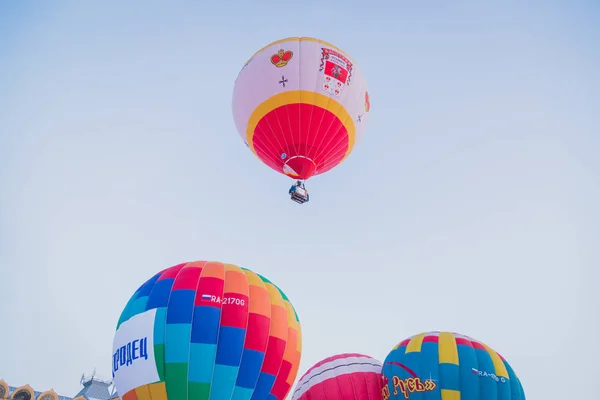 Masa start na Festiwal balonów na gorące powietrze — Zdjęcie stockowe