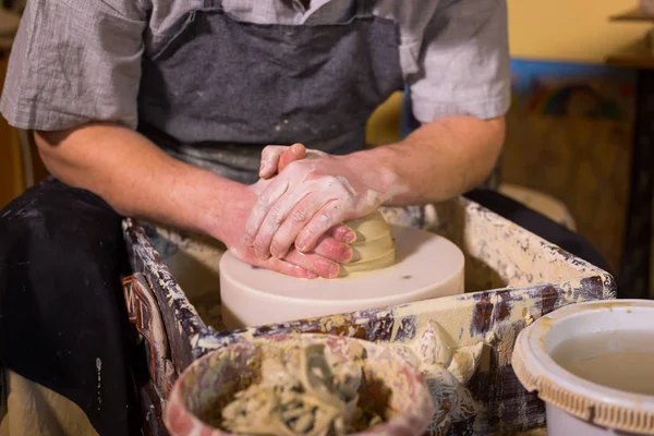 Professional Male Potter Working Clay Potter Wheel Workshop Studio Handmade — Stock Photo, Image