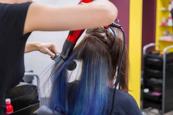 Peluquería profesional de secado de pelo cliente —  Fotos de Stock