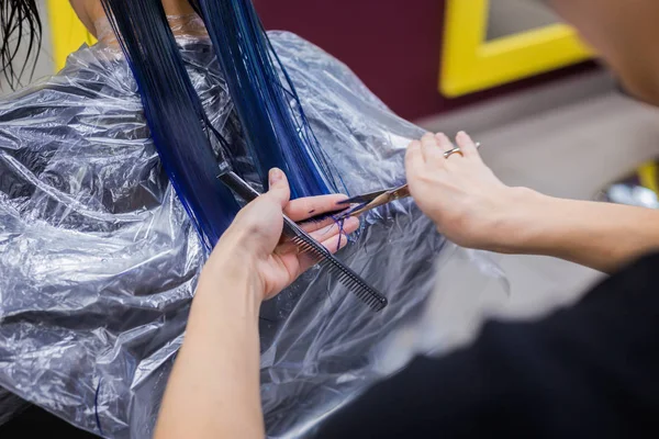 Peluquería corte de pelo de cliente mujer —  Fotos de Stock