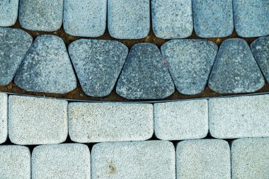 bir kaldırım parçası