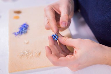 Tasarımcı yapımı el yapımı eardrop