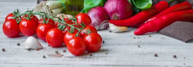 Soğan sarımsak domates kiraz fesleğen