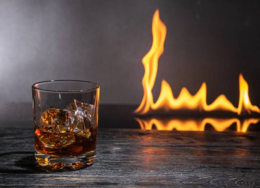 bir puro cama ateş ateş bir bardak