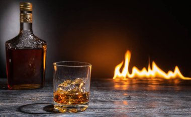 bir puro cama ateş ateş bir bardak