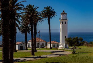 Noktası Vicente deniz feneri bir deniz feneri Kaliforniya'da, bize, Los Angeles Limanı kuzeyinde Rancho Palos Verdes, California.The deniz feneri Ulusal kayıt, tarihi yerler üzerinde listelenen
