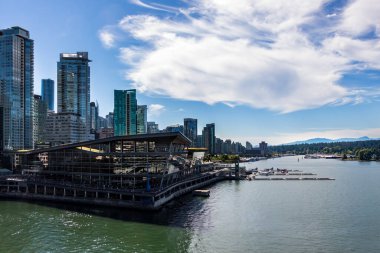 Vancouver Limanı. Bunu bir yolcu gemisinden çektim..