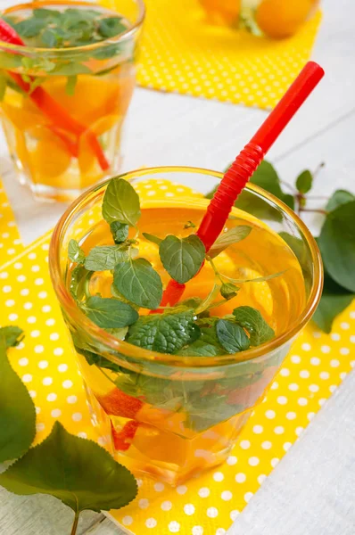 Summer Cold Drinks Delicious Refreshing Drink Apricot Mint Glasses White — Stock Photo, Image