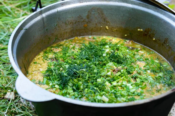 Deliciosa Papilla Cous Cous Con Carne Verduras Hierbas Frescas Una — Foto de Stock