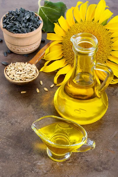 Huile Bio Dorée Dans Une Petite Cruche Verre Tournesol Graines — Photo