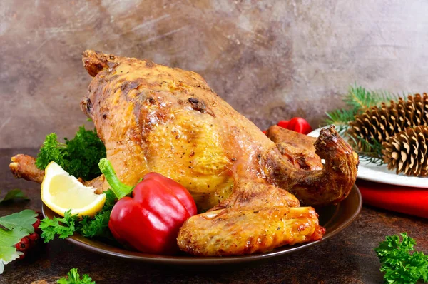 Poulet Cuit Four Avec Des Légumes Verts Raisins Sur Fond — Photo