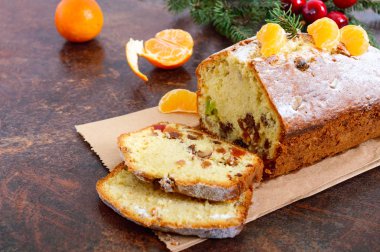 Fındık, Kuru meyve, mandalina ile Noel kek. Geleneksel Festival hamur işleri.