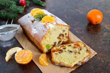 Fındık, Kuru meyve, mandalina ile Noel kek. Geleneksel Festival hamur işleri.