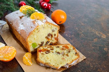 Fındık, Kuru meyve, mandalina ile Noel kek. Geleneksel Festival hamur işleri.