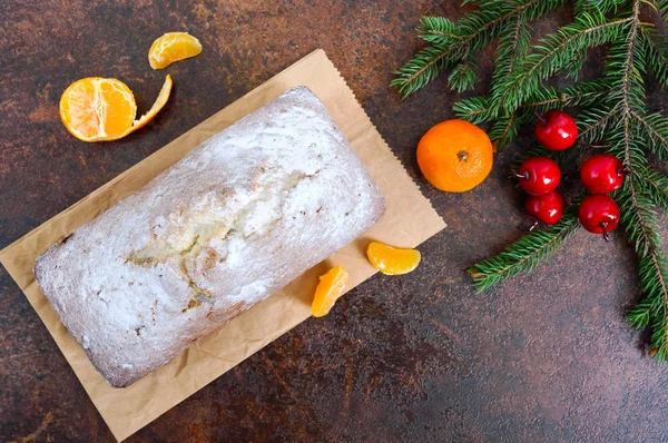 Weihnachtskuchen Mit Nüssen Trockenfrüchten Mandarinen Traditionelles Festtagsgebäck — Stockfoto