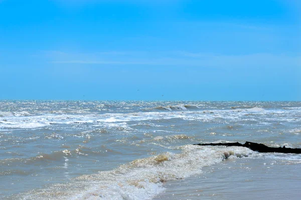 Fale Brzegu Fala Morska Światłem Słonecznym Piękny Widok Morze Błękitne — Zdjęcie stockowe