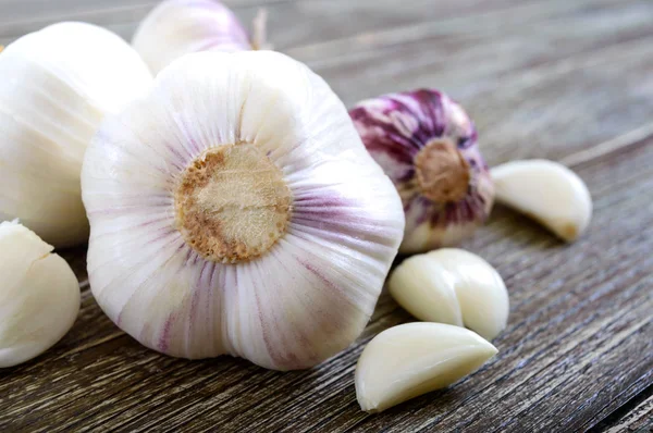 Garlic Cloves Garlic Bulb Wooden Background Fresh Garlic Close Concept — Stock Photo, Image