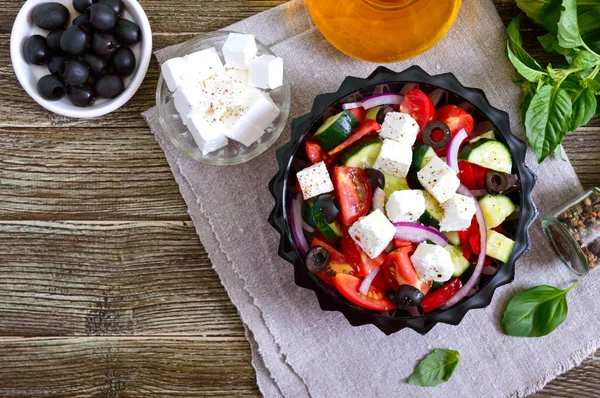 Tasty Vitamin Salad Fresh Vegetables Goat Cheese Black Olives Basil — Stock Photo, Image