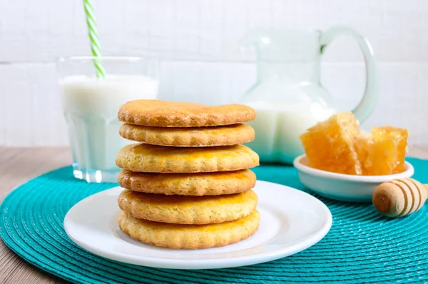 Shortbread Dairy Cookies Milk Honey Stack Cookies Plate — Stock Photo, Image