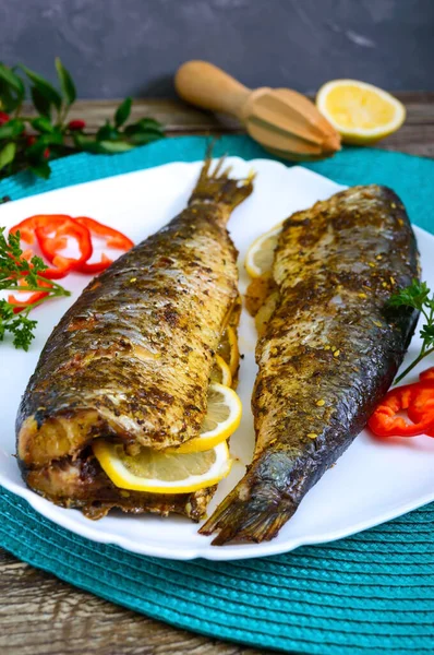 Baked Herring Lemon Spices White Plate Wooden Table Tasty Fish — Stock Photo, Image