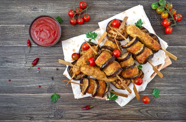Grillowane Klopsiki Bakłażanem Szaszłykach Kebab Kurczakiem Warzywami Lawą Dietetyczne Mięso — Zdjęcie stockowe