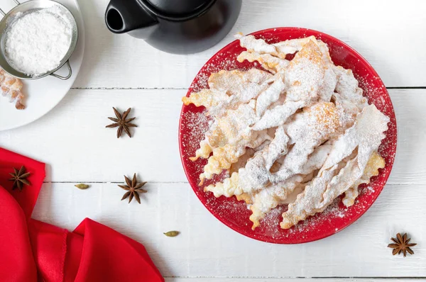 Reisig Knusprige Frittierte Kekse Puderzucker Mit Tee Und Marmelade Ein — Stockfoto