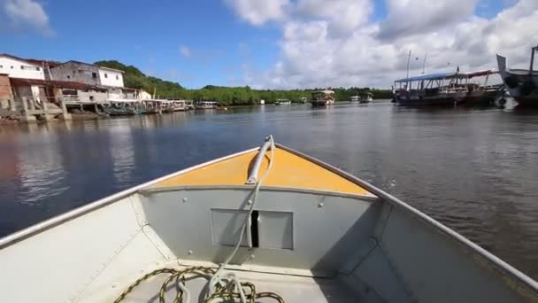 Barca Video Care Navighează Râul Calm Insula Boipeba Bahia Brazilia — Videoclip de stoc